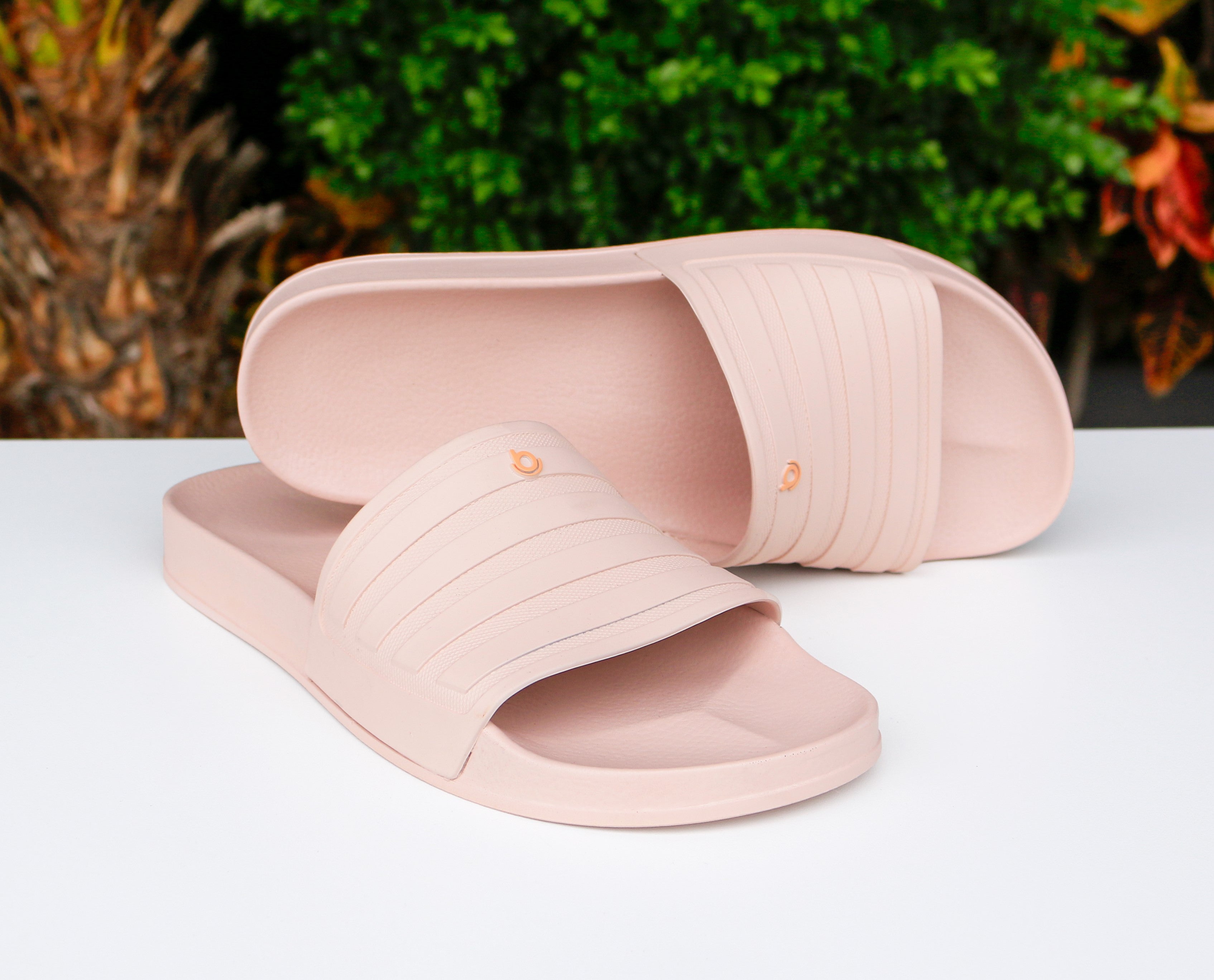 SLIDE – SIMPLE, LIGHT, AND ESSENTIAL
